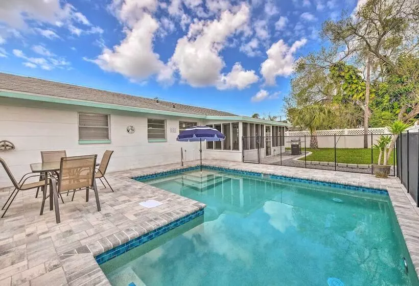 The Flamingo House  Apollo Beach Gem W/ Pool