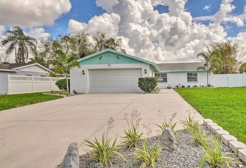 The Flamingo House  Apollo Beach Gem W/ Pool