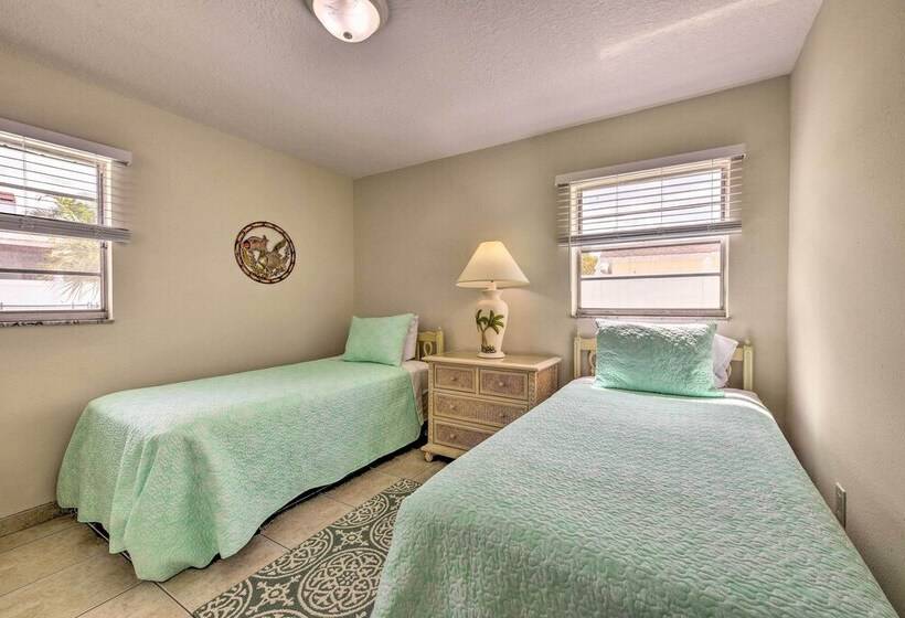 The Flamingo House Apollo Beach Gem W/ Pool