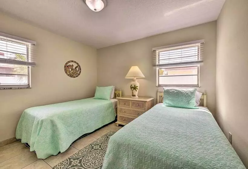 The Flamingo House  Apollo Beach Gem W/ Pool