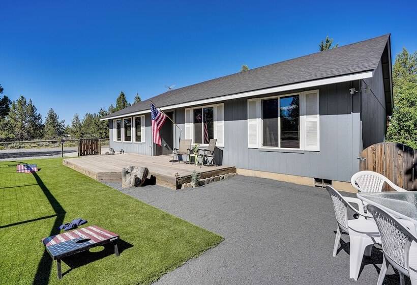 Pickleball Country Retreat In Bend!