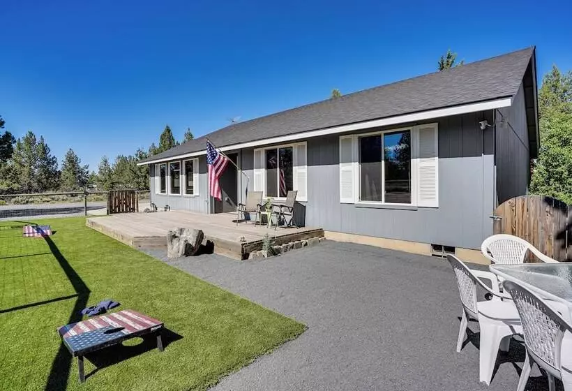Pickleball Country Retreat In Bend!
