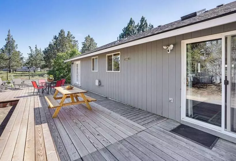 Pickleball Country Retreat In Bend!
