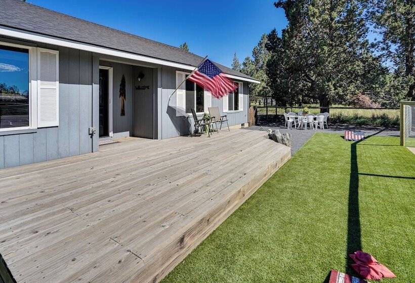 Pickleball Country Retreat In Bend!