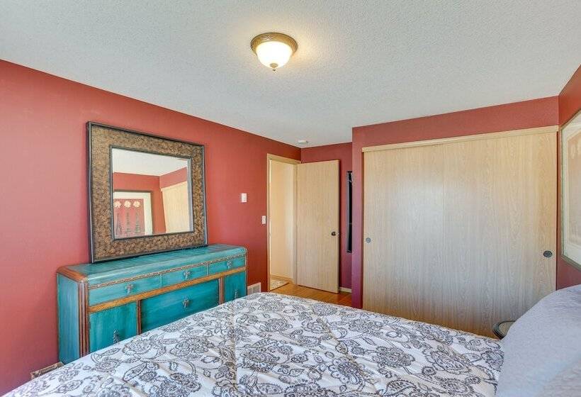 Pickleball Country Retreat In Bend!