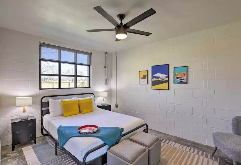 Unique Texas Home In Converted Gas Station!