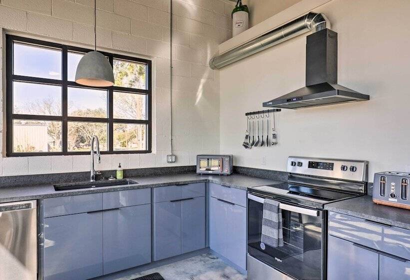 Unique Texas Home In Converted Gas Station!