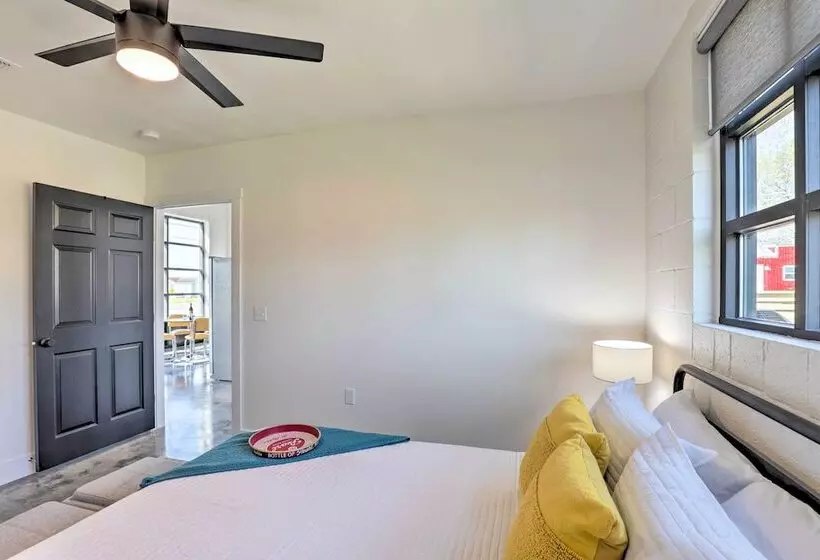 Unique Texas Home In Converted Gas Station!