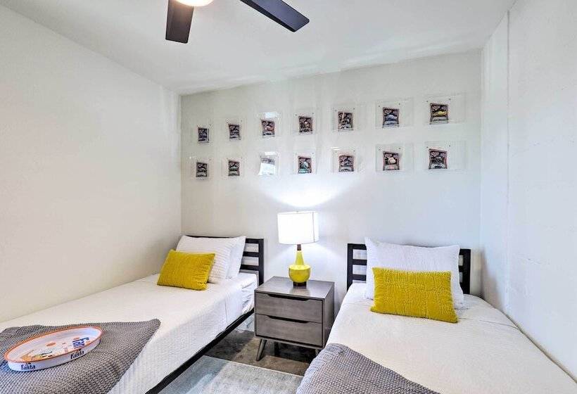 Unique Texas Home In Converted Gas Station!