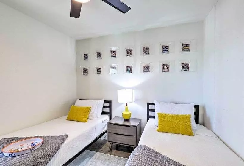 Unique Texas Home In Converted Gas Station!