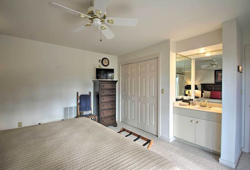 Wintergreen Resort Retreat: Ski, Hike, Golf!