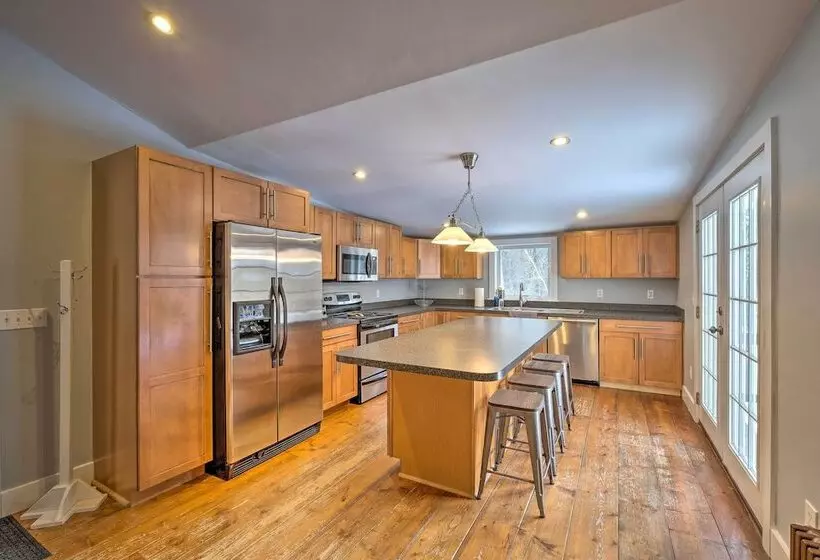 Warrensburg Home ~ 6 Mi To Lake George!