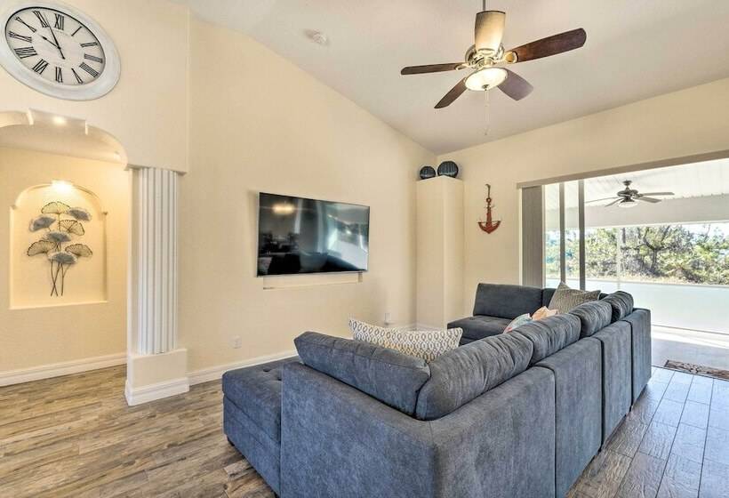 Beautiful Port Charlotte Home, 6 Mi To Beach!