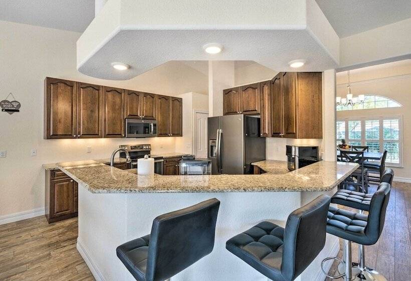 Beautiful Port Charlotte Home, 6 Mi To Beach!