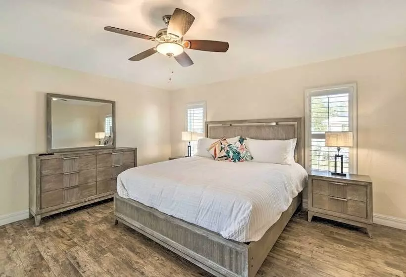 Beautiful Port Charlotte Home, 6 Mi To Beach!