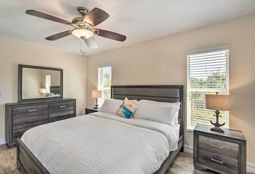 Beautiful Port Charlotte Home, 6 Mi To Beach!