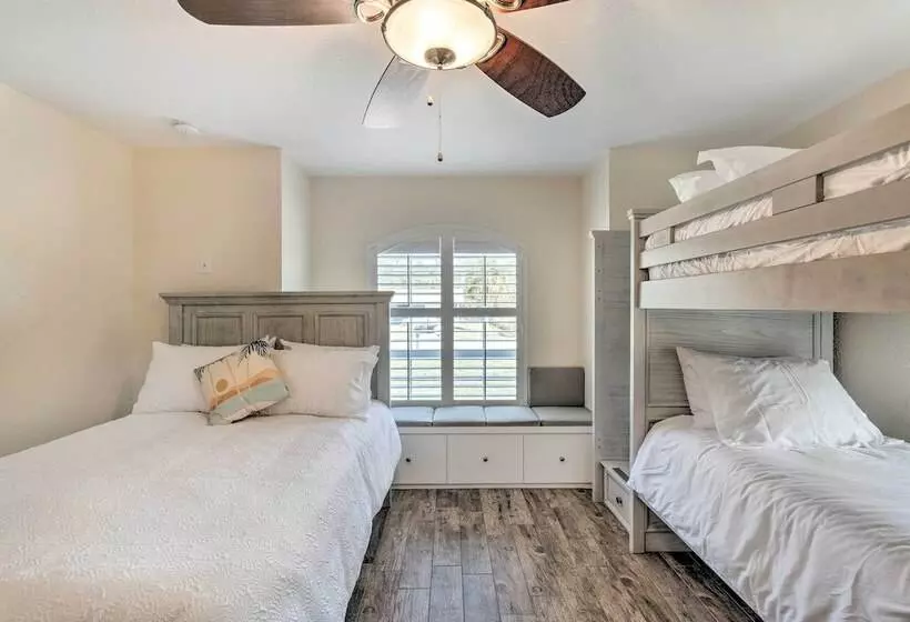 Beautiful Port Charlotte Home, 6 Mi To Beach!