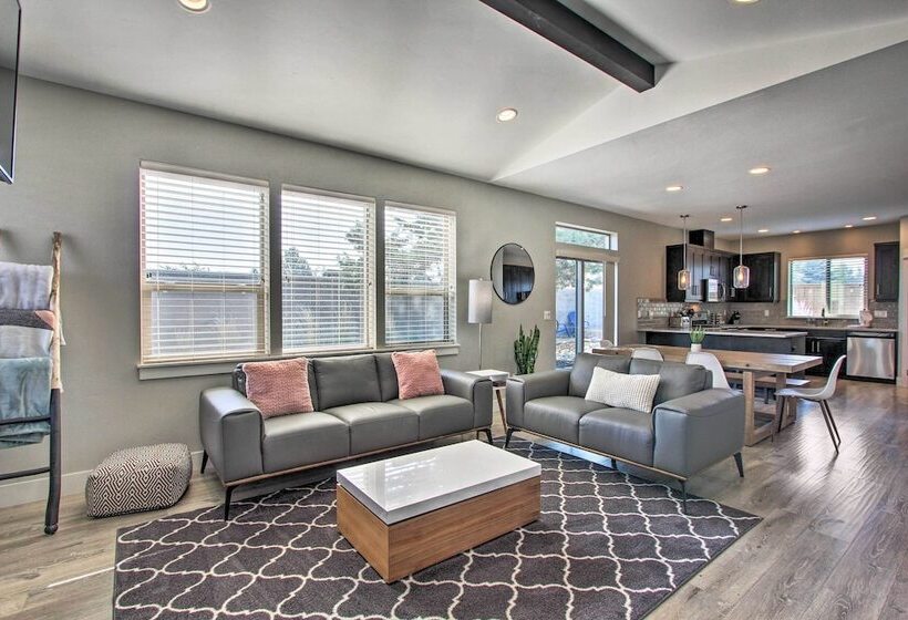 Bend Home W/ Patio + Fire Pits < 3 Mi To Dtwn