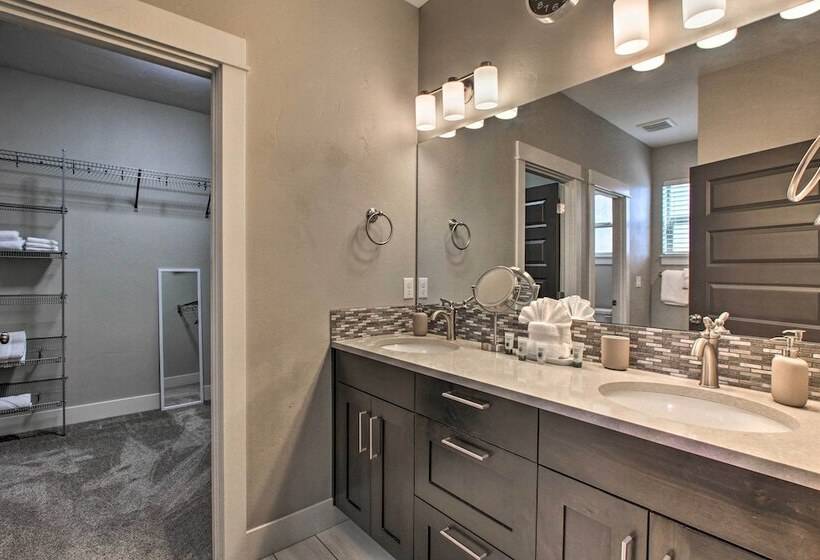 Bend Home W/ Patio + Fire Pits < 3 Mi To Dtwn