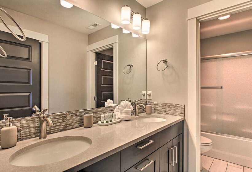 Bend Home W/ Patio + Fire Pits < 3 Mi To Dtwn