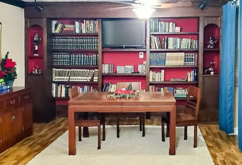 Bonifay Estate With Spring Fed Swimming Hole!