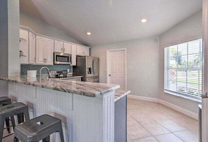 Port St Lucie Home W/ Hot Tub: 5 Mi To Pga Club!