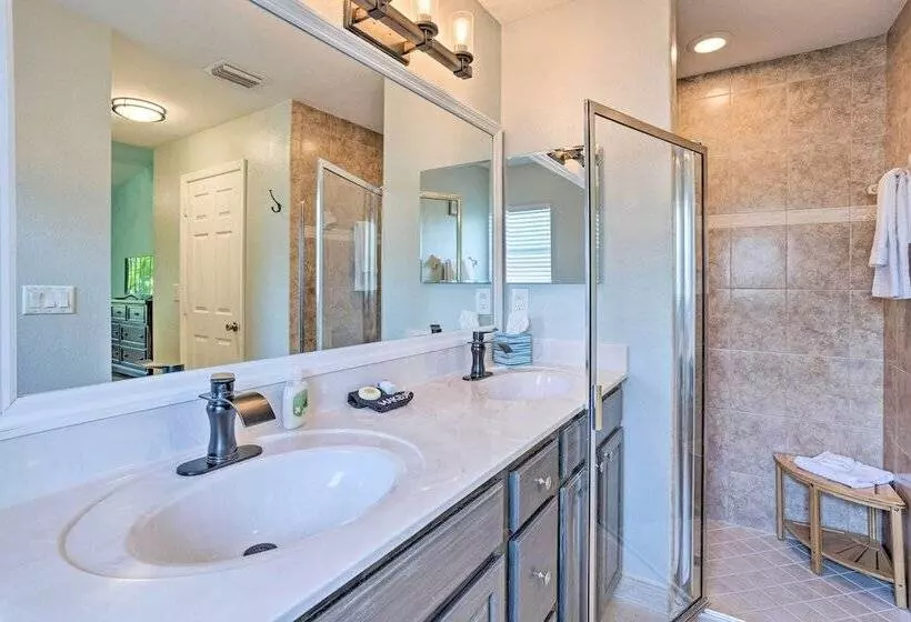 Port St Lucie Home W/ Hot Tub: 5 Mi To Pga Club!