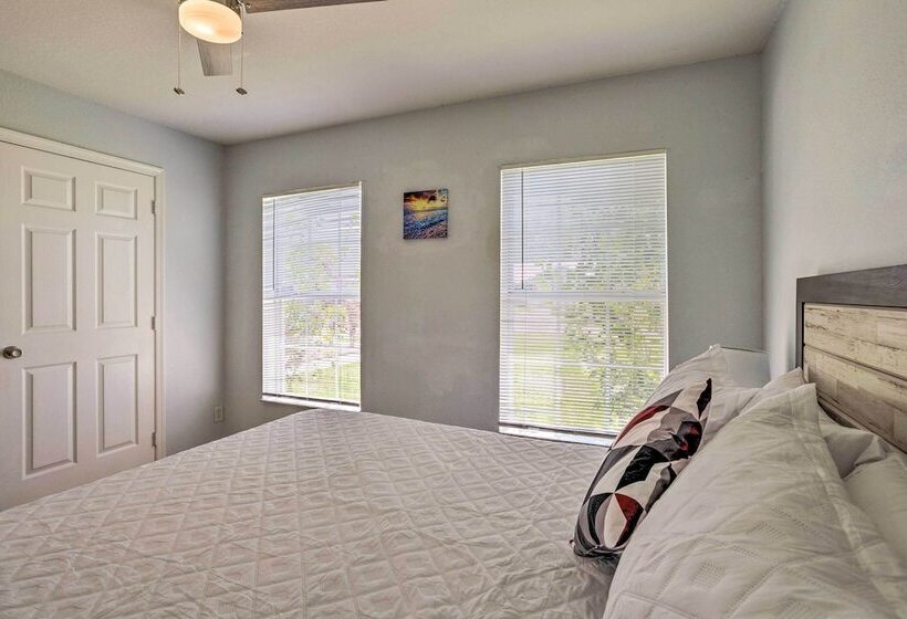 Port St Lucie Home W/ Hot Tub: 5 Mi To Pga Club!