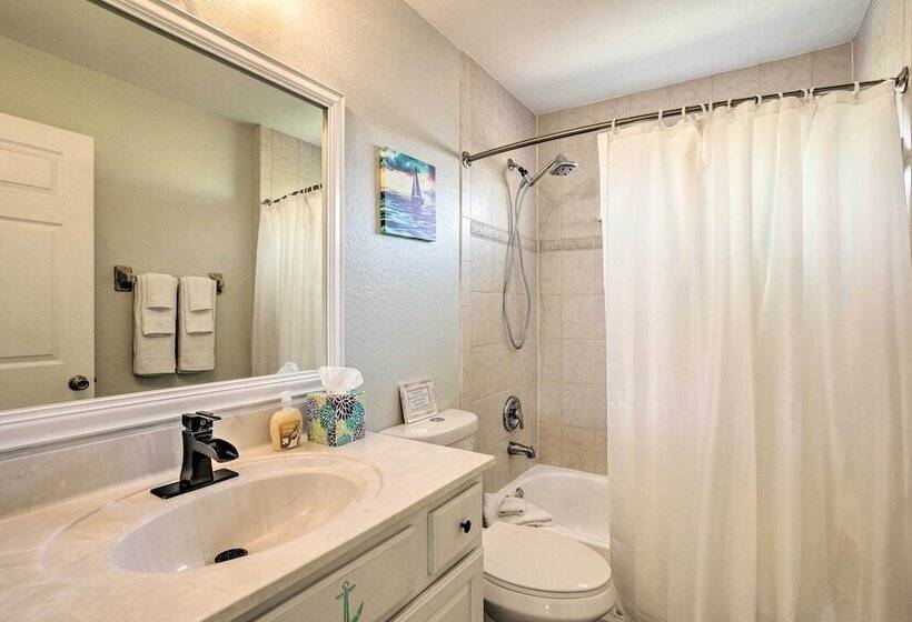 Port St Lucie Home W/ Hot Tub: 5 Mi To Pga Club!