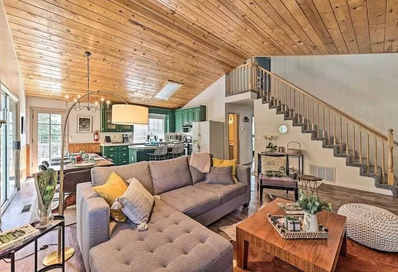 Calming Twin Peaks Family Retreat W/ Views!