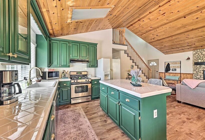 Calming Twin Peaks Family Retreat W/ Views!