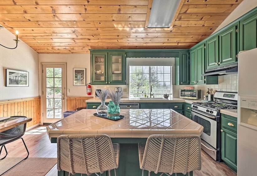 Calming Twin Peaks Family Retreat W/ Views!