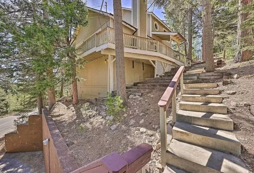 Calming Twin Peaks Family Retreat W/ Views!