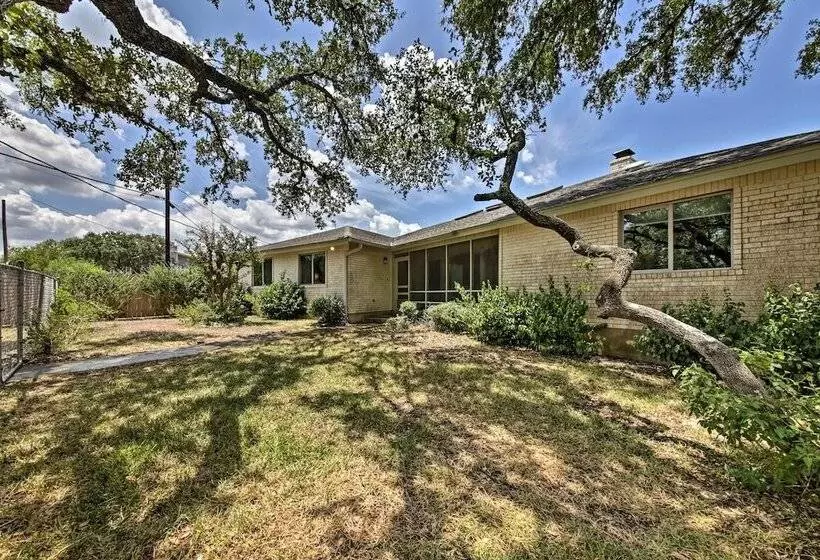 Canyon Lake Home W/ Yard   1/2 Mi To Boat Launch!