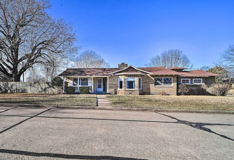 Tulsa Home W/ Yard: 5 Mi To Downtown!