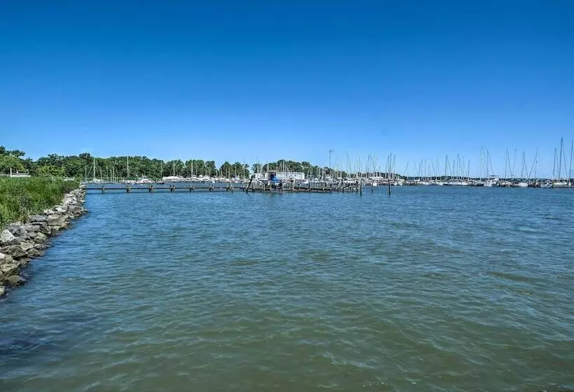 Coastal Edgewater Home W/ Private Hot Tub!