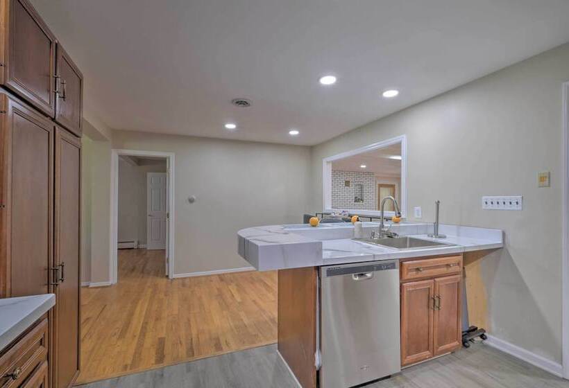 Coastal Edgewater Home W/ Private Hot Tub!