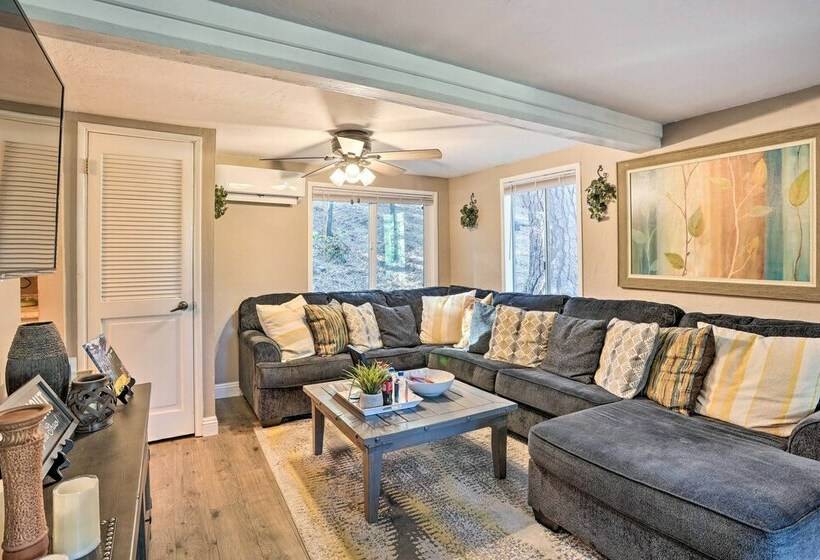 Cozy Crestline Cabin ~ 9 Mi To Lake Arrowhead