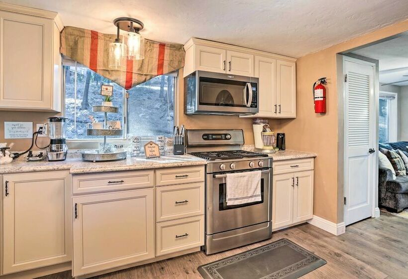 Cozy Crestline Cabin ~ 9 Mi To Lake Arrowhead