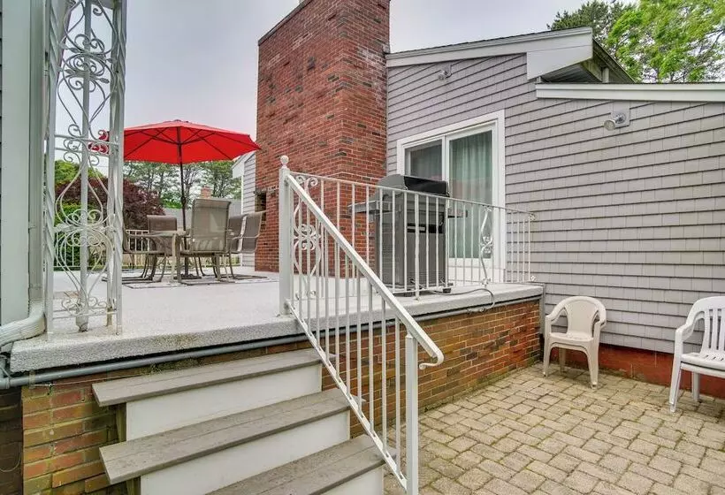 Ping Pong Table, Beach Access: North Falmouth Home