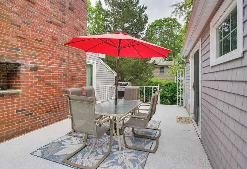 Ping Pong Table, Beach Access: North Falmouth Home