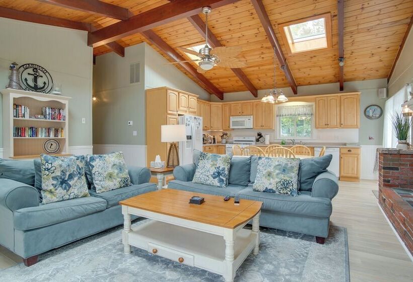 Ping Pong Table, Beach Access: North Falmouth Home