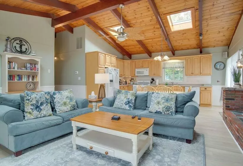 Ping Pong Table, Beach Access: North Falmouth Home