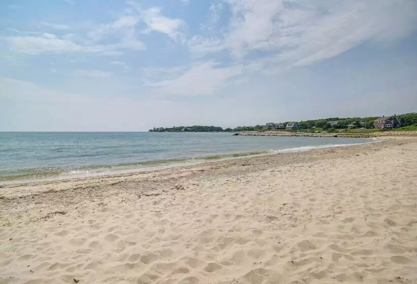 Ping Pong Table, Beach Access: North Falmouth Home