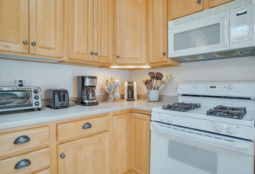 Ping Pong Table, Beach Access: North Falmouth Home