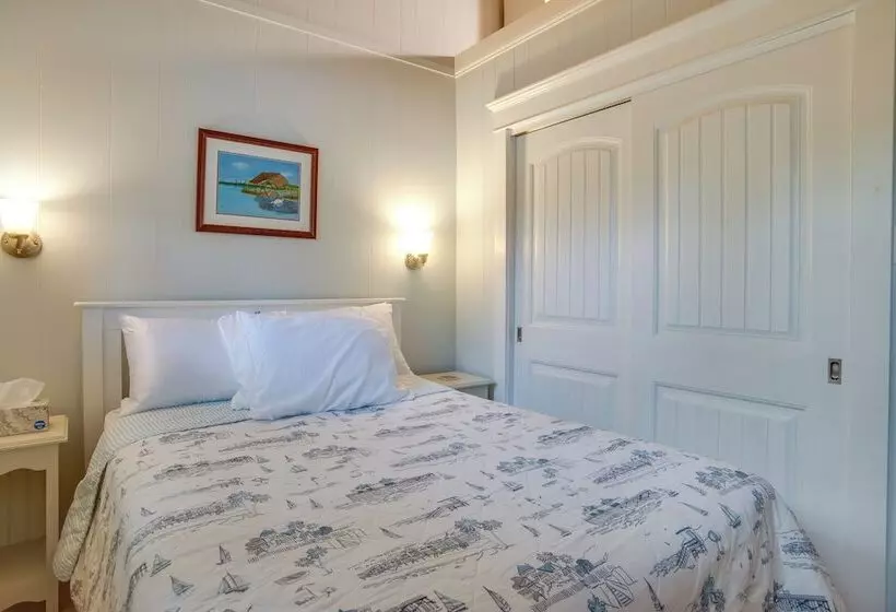 Ping Pong Table, Beach Access: North Falmouth Home