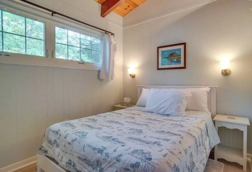 Ping Pong Table, Beach Access: North Falmouth Home