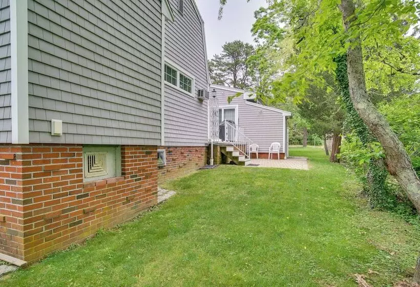 Ping Pong Table, Beach Access: North Falmouth Home