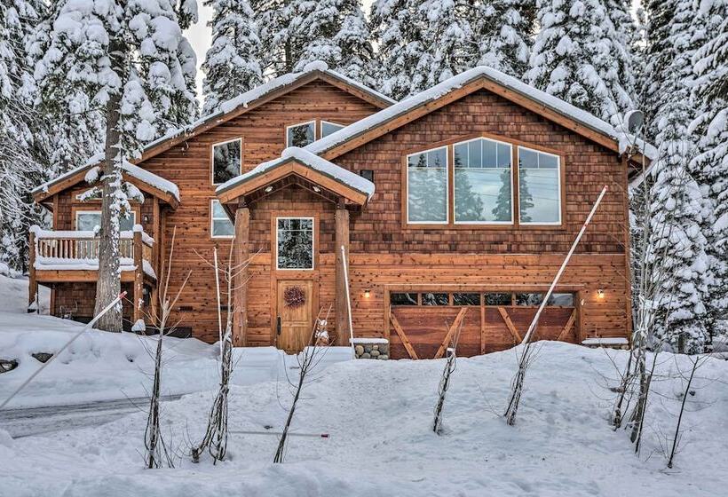 Tahoe Donner Mountain Cabin: Surrounded By Forest!
