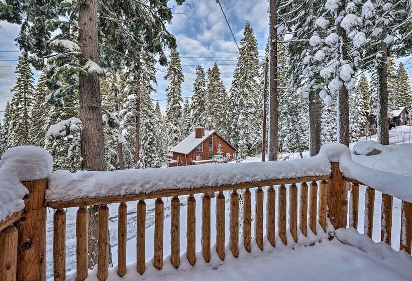 Tahoe Donner Mountain Cabin: Surrounded By Forest!